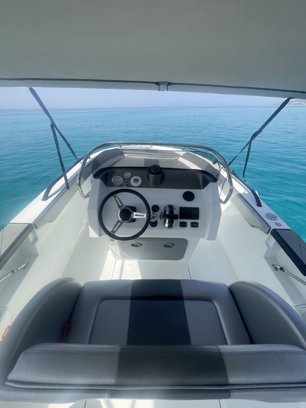 Ontdekkingstocht door Tropea van een halve dag: een korte ontsnapping op een motorboot.