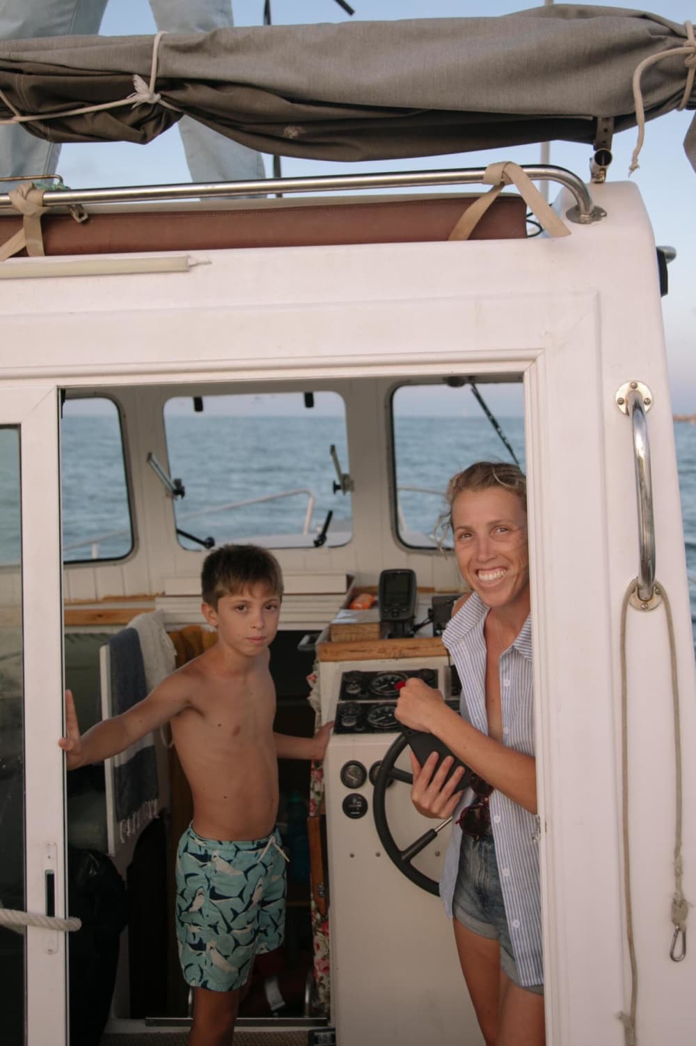 Откройте для себя Л'Эскалу, совершив 7-часовую прогулку на моторной лодке.