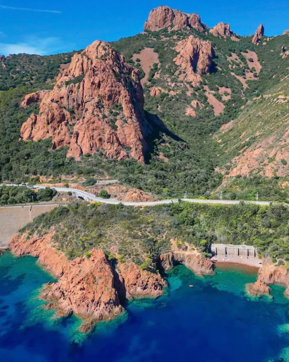 Day at sea – Secret spots & tailor-made itinerary
