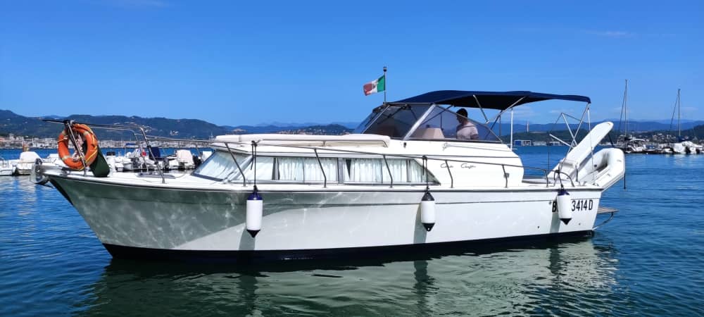 One day around La Spezia: Enjoy 7h of discovery on a motorboat