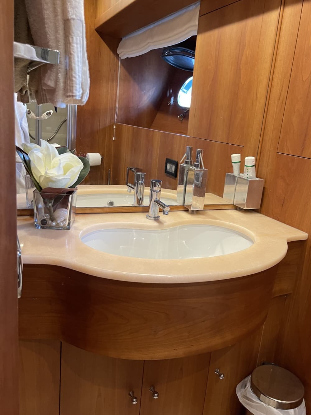 Ontdek Capo d'Orlando in één dag: het ware Dolce Vita op een motorjacht.