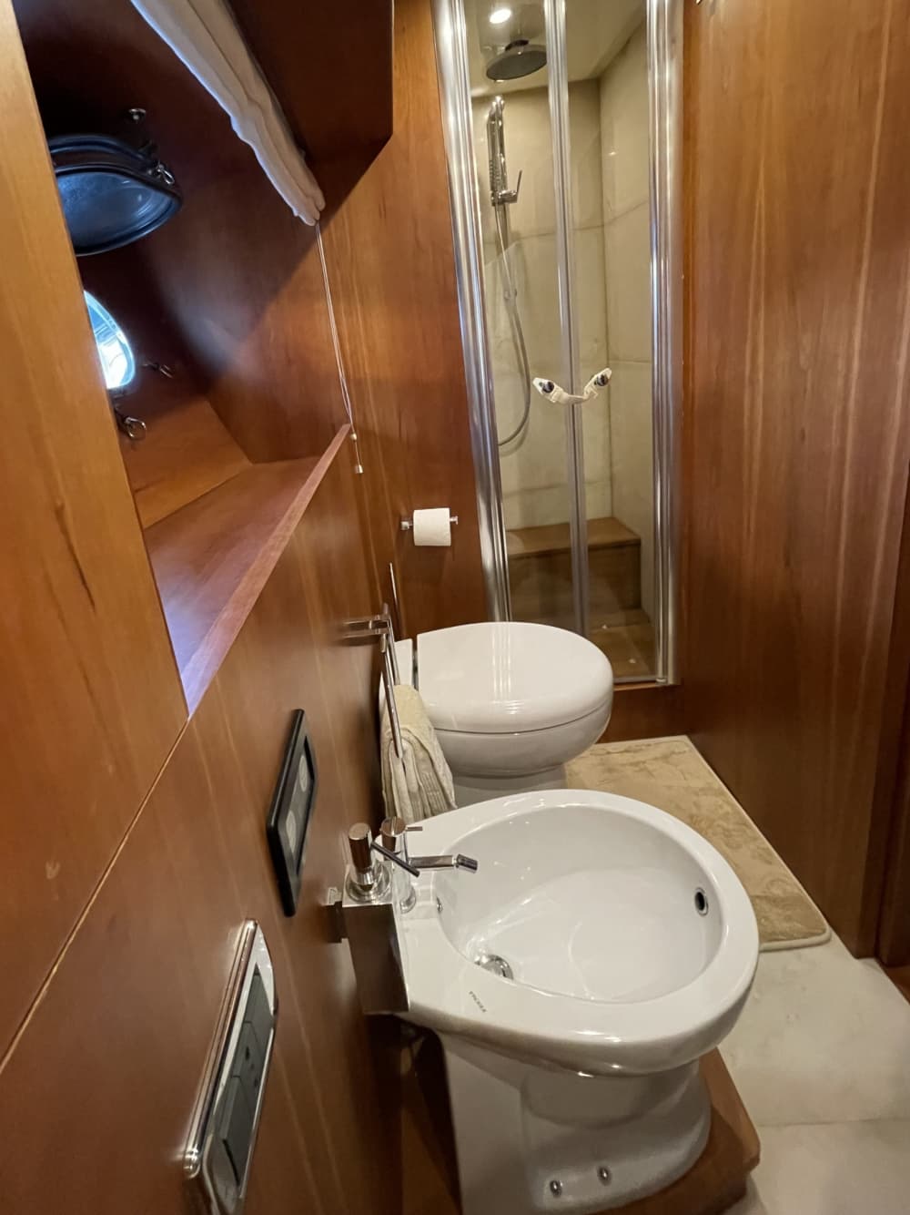 Ontdek Capo d'Orlando in één dag: het ware Dolce Vita op een motorjacht.