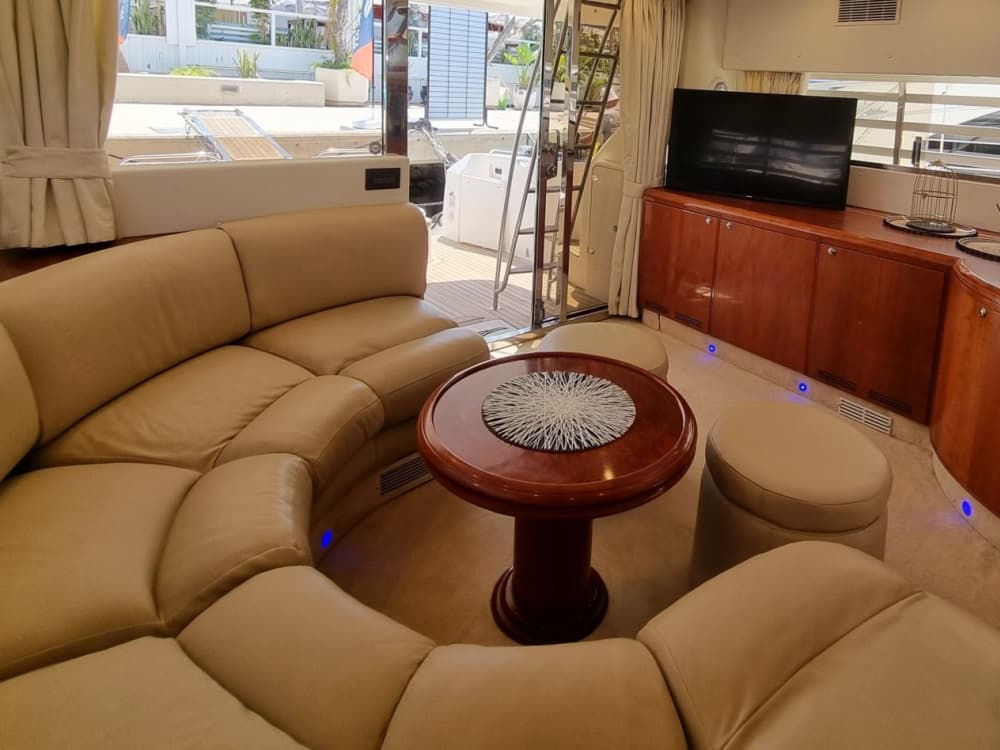 Escapada de medio día en yate: explora el mar desde Marina Salinas