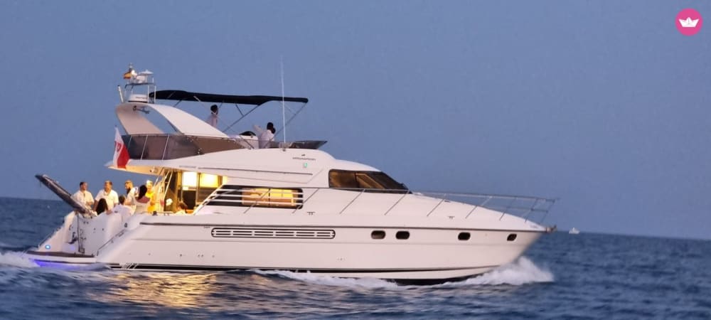 Escapada de medio día en yate: explora el mar desde Marina Salinas