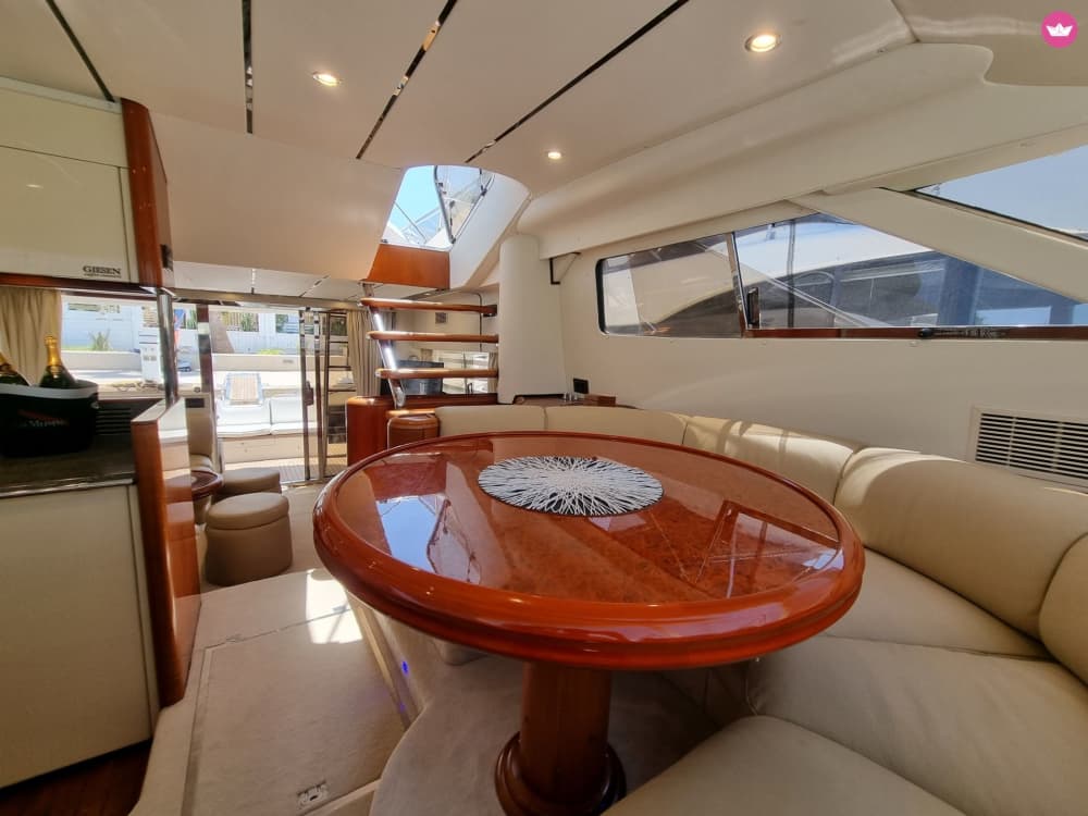 Escapada de medio día en yate: explora el mar desde Marina Salinas