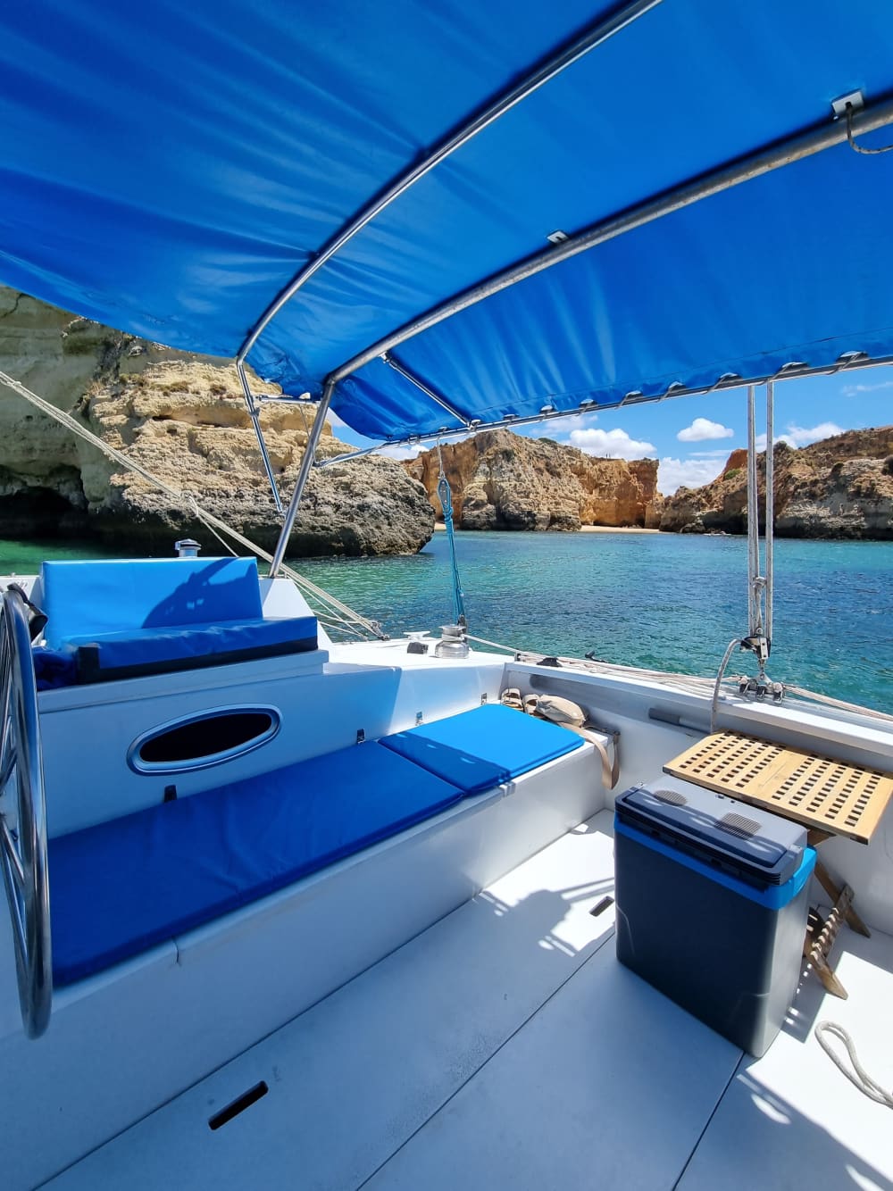 Goditi mezza giornata in catamarano ad Alvor