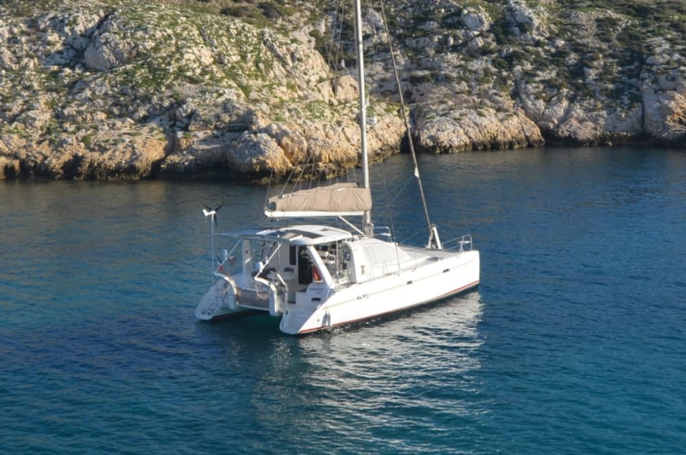 Passeio de um dia inteiro de catamarã em Hyères
