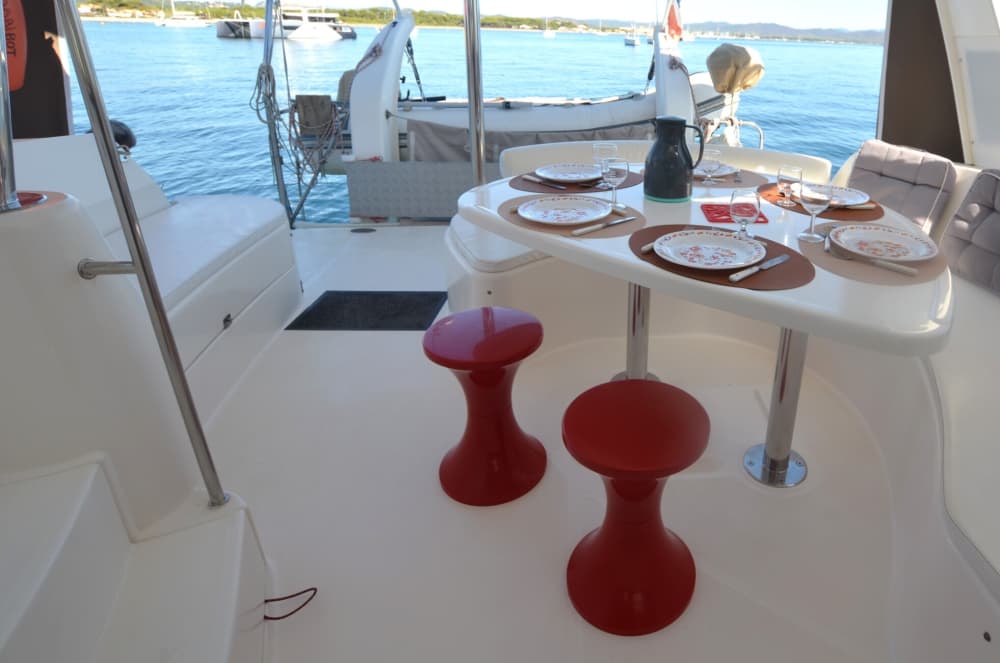 Passeio de um dia inteiro de catamarã em Hyères