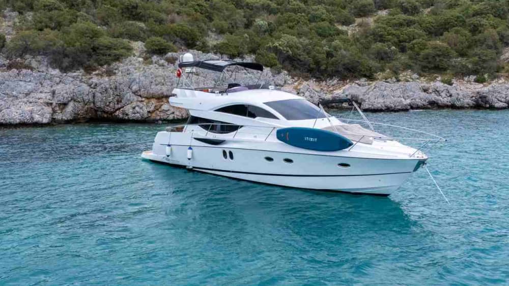 Navegue hacia la serenidad: una escapada en yate privado a través del azul oculto de Bodrum