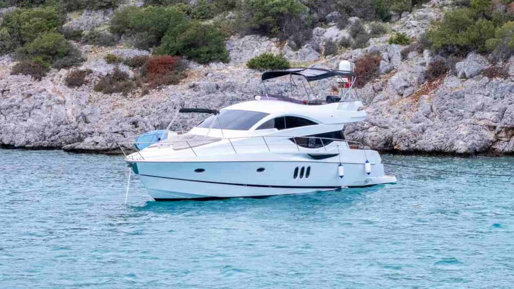 Navegue hacia la serenidad: una escapada en yate privado a través del azul oculto de Bodrum