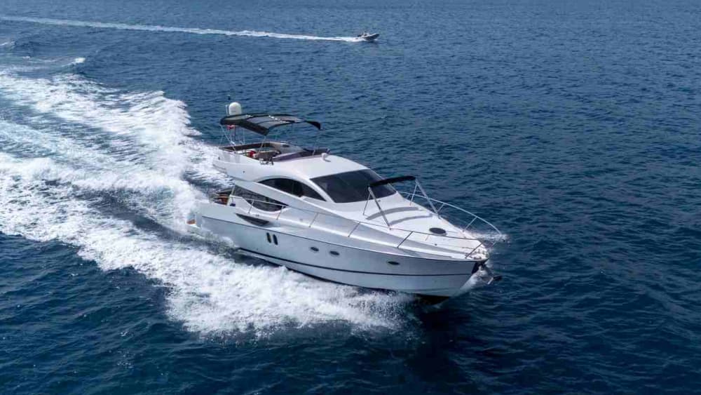 Navegue hacia la serenidad: una escapada en yate privado a través del azul oculto de Bodrum