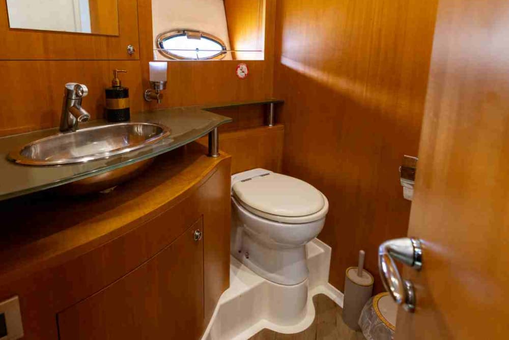 Navegue hacia la serenidad: una escapada en yate privado a través del azul oculto de Bodrum