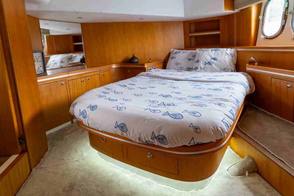 Navegue hacia la serenidad: una escapada en yate privado a través del azul oculto de Bodrum