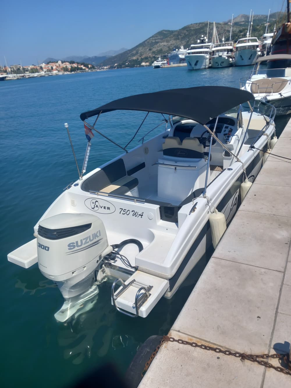 Jouw dag in Dubrovnik: Huur een motorboot voor een dag vol ontdekkingen.