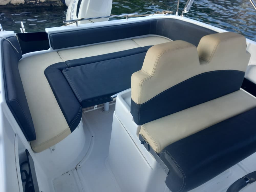 Jouw dag in Dubrovnik: Huur een motorboot voor een dag vol ontdekkingen.