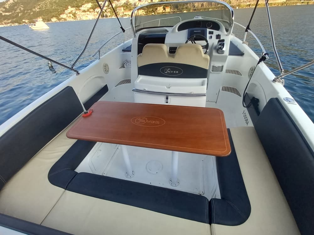 Explorez Dubrovnik en une demi-journée : louez un bateau à moteur pour 4 heures.