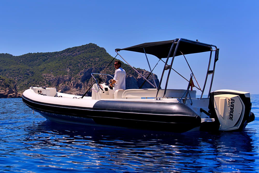 Geniet van 8 uur op een motorboot in Sant Antoni de Portmany