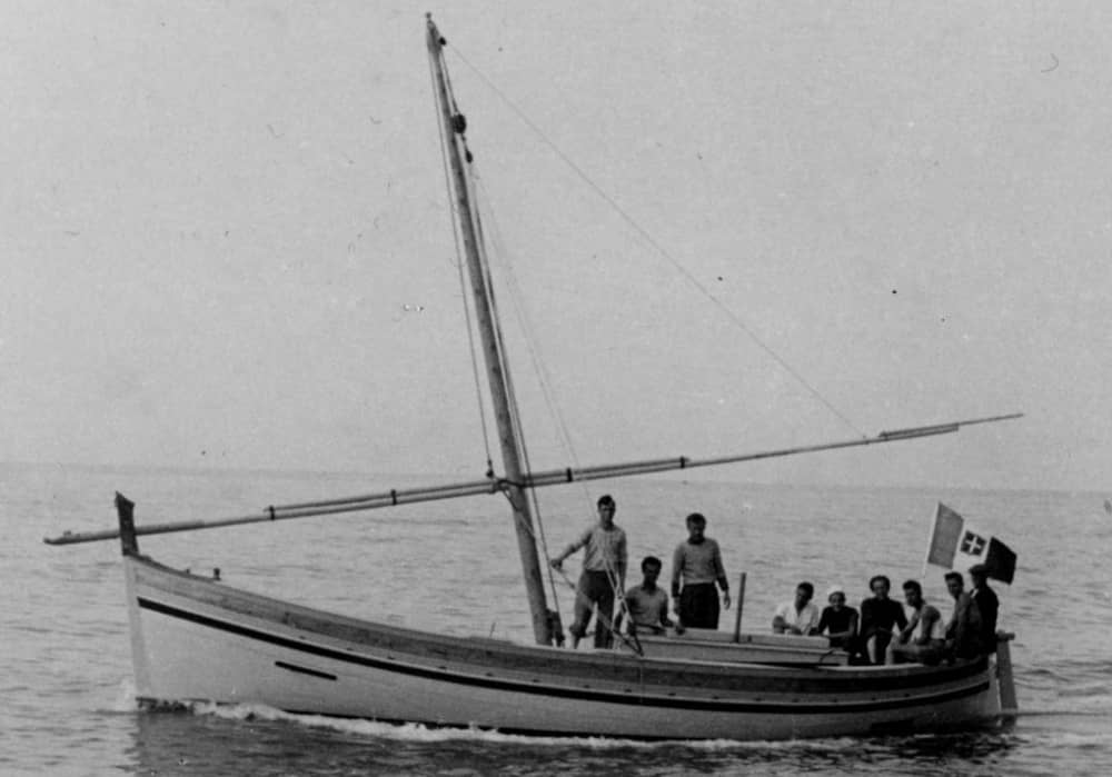 En heldag av magi i Saint-Florent på en segelbåt