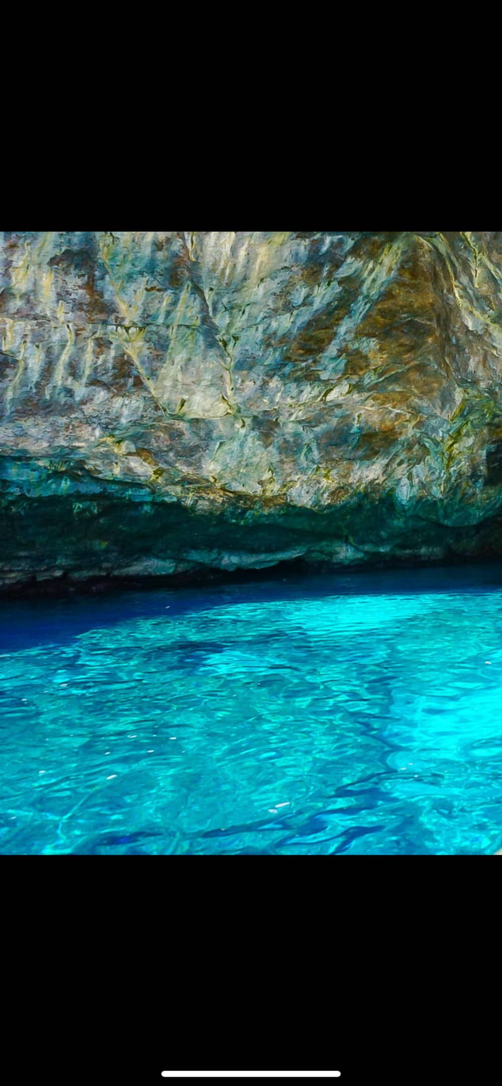 Ischia, drottningen av kristallklara vikar