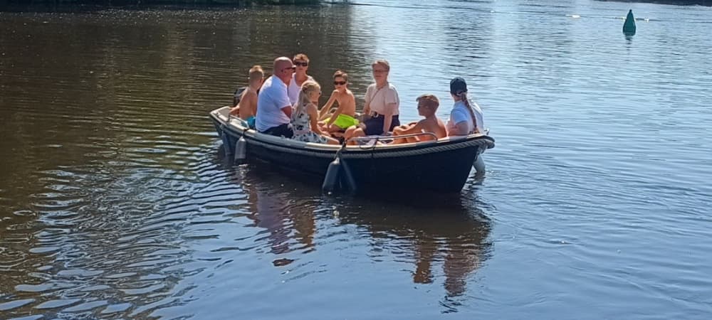 Din privata motorbåt för en dag runt Nigtevecht