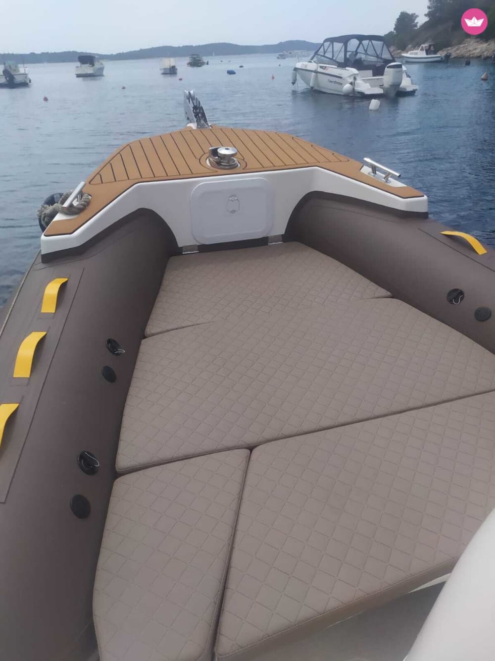 Rote Felsen und Pakleni-Insel: Tagestour: Entdecken Sie Hvars schönste Strände und verborgene Schätze
Ab dem Hafen Hvar