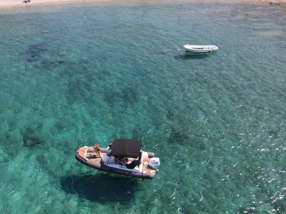 Rote Felsen und Pakleni-Insel: Tagestour: Entdecken Sie Hvars schönste Strände und verborgene Schätze
Ab dem Hafen Hvar