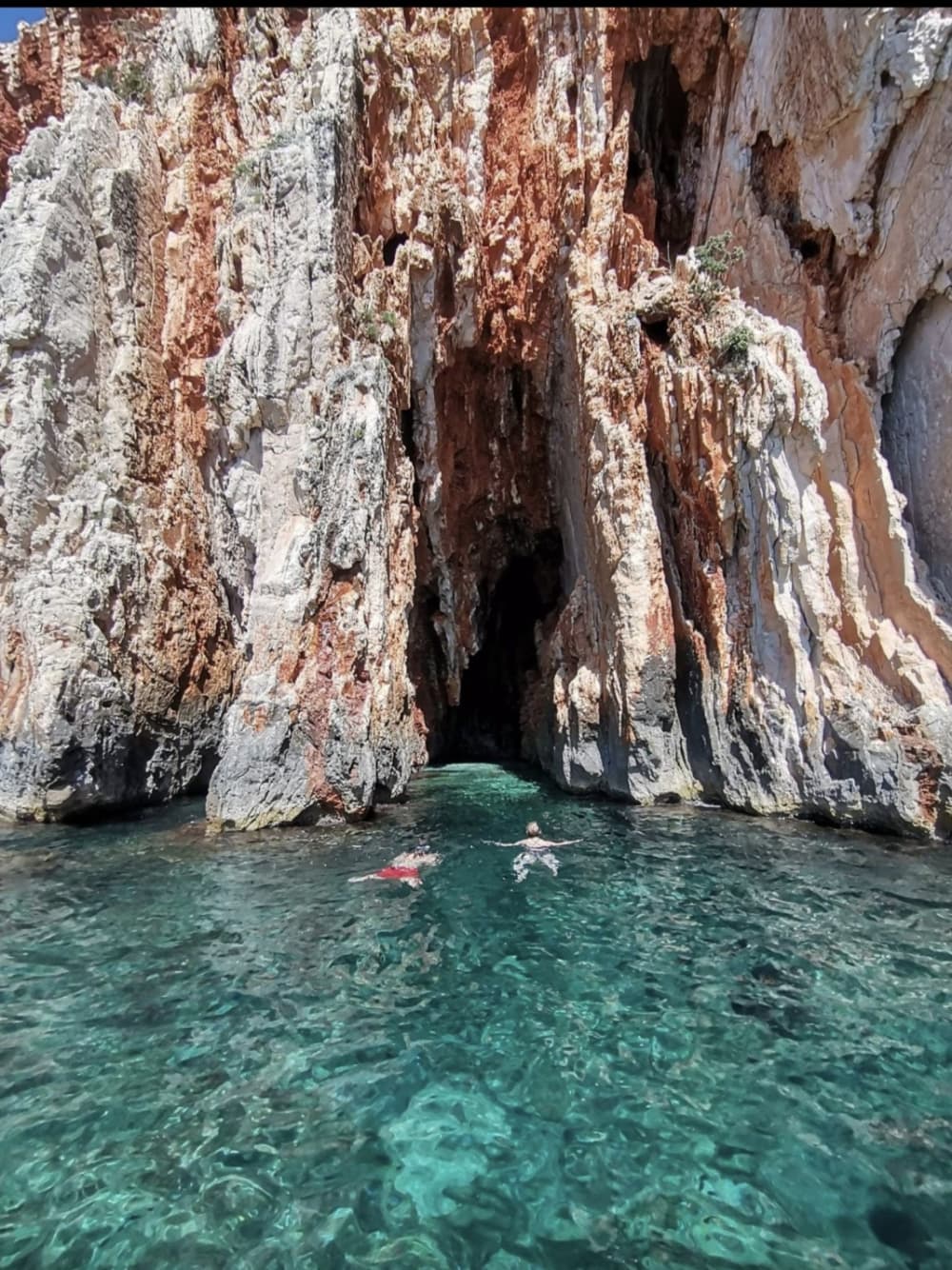 Rote Felsen und Pakleni-Insel: Tagestour: Entdecken Sie Hvars schönste Strände und verborgene Schätze
Ab dem Hafen Hvar