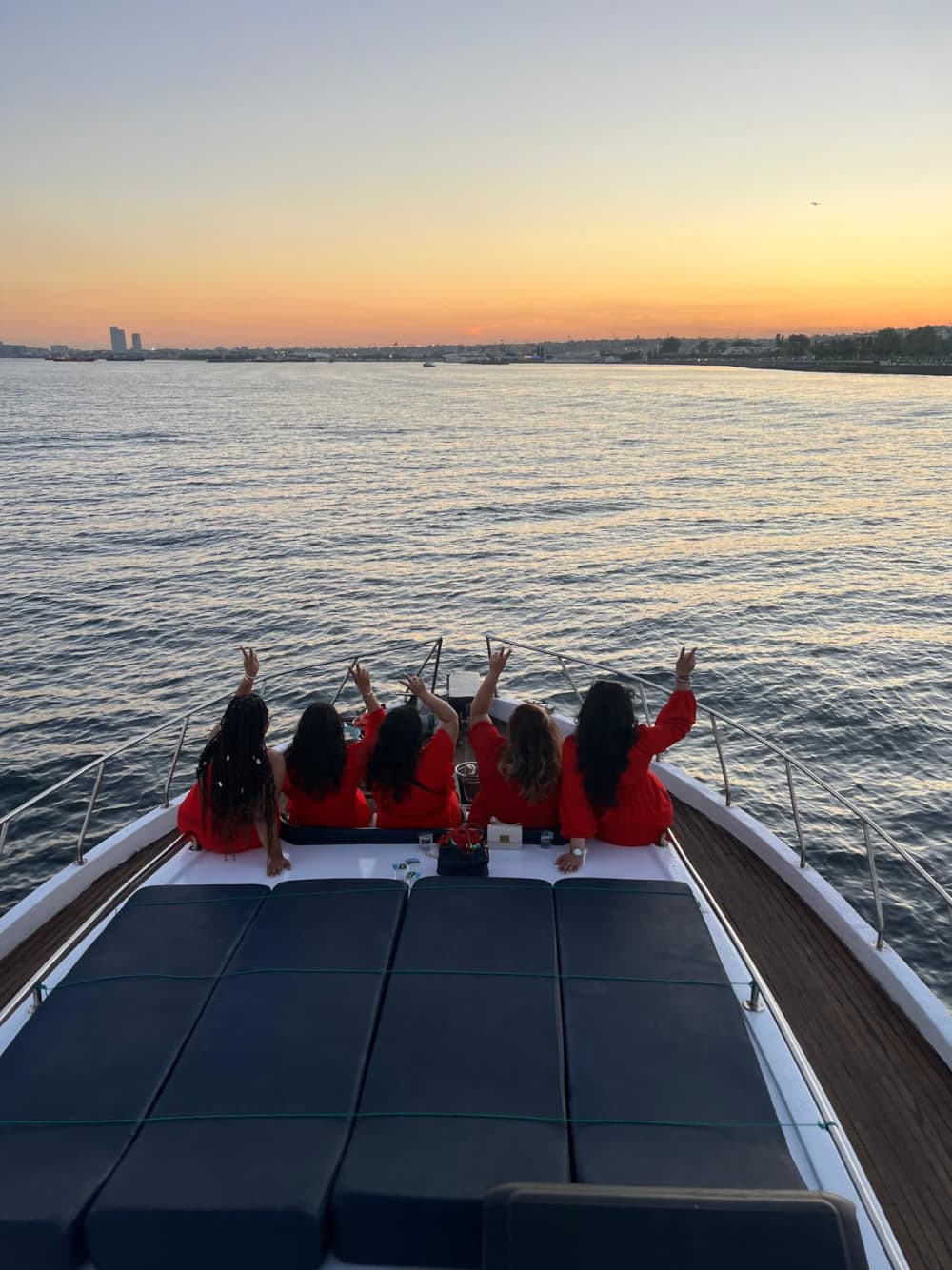 Специальный праздничный круиз: отпразднуйте уникальные моменты во время круиза по Босфору