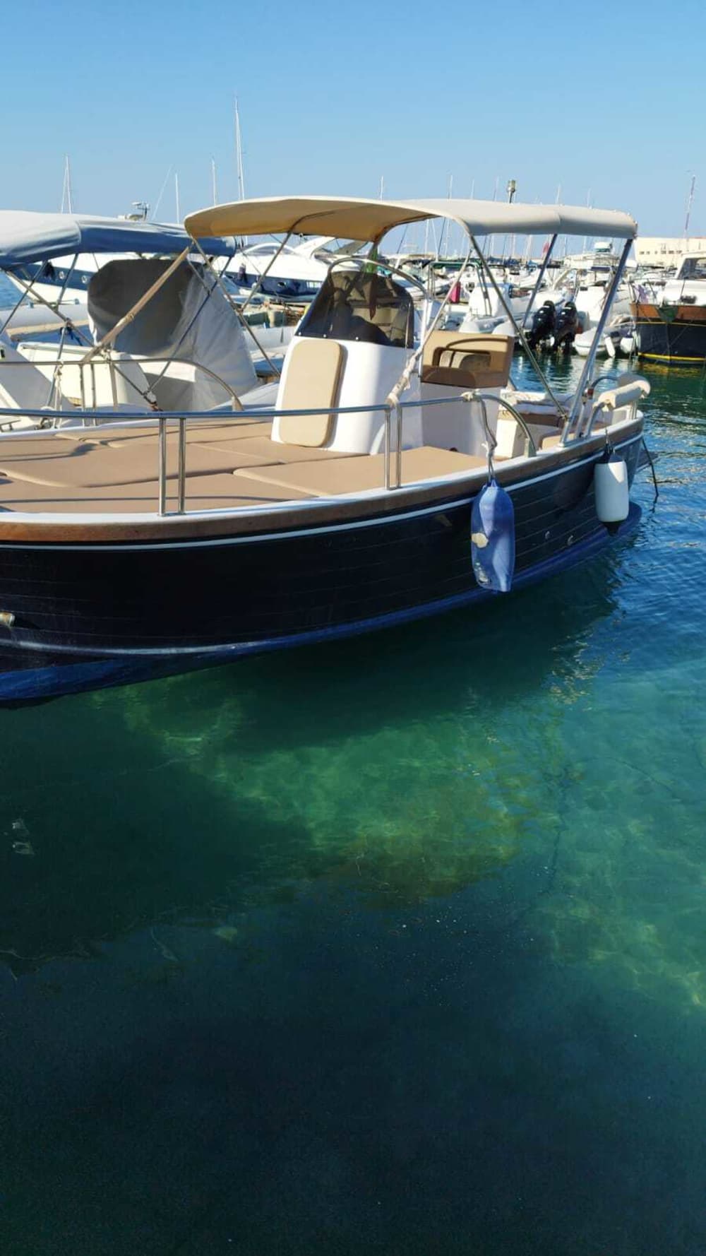 One day around Otranto: Enjoy 8h30 of discovery on a motorboat