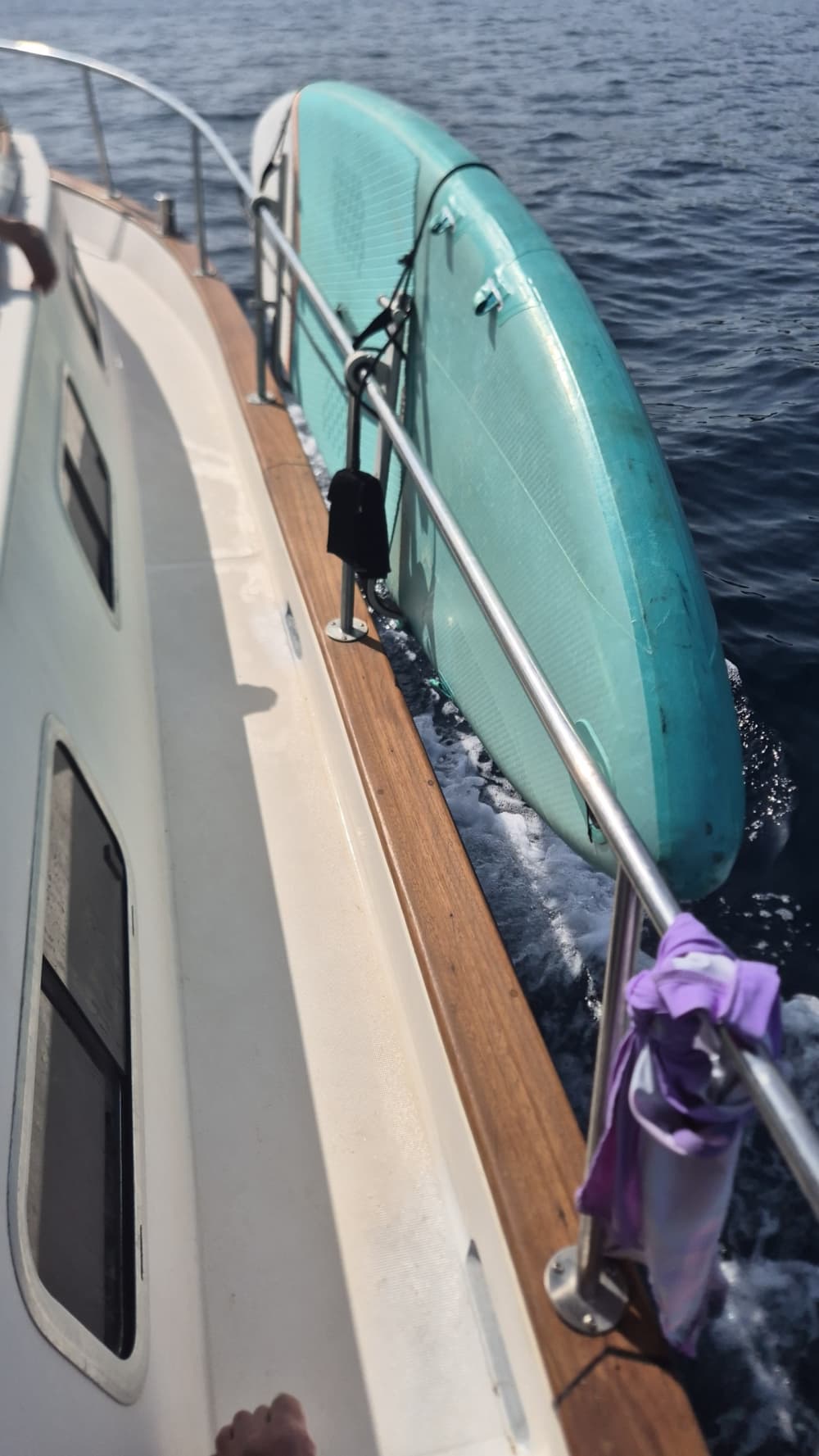 Goditi il sole con un'escursione in barca di 8 ore a Cala Galdana.