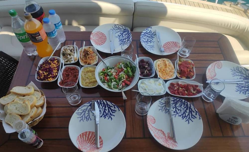 Ημερήσια εκδρομή 6 ωρών με 3 στάσεις και γεύμα