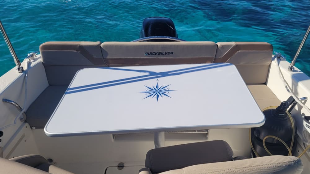 Treat yourself to a relaxing half-day on a motorboat to the Lérins Islands, departing from Cannes (9:30am-1:30pm or 2pm-6pm).