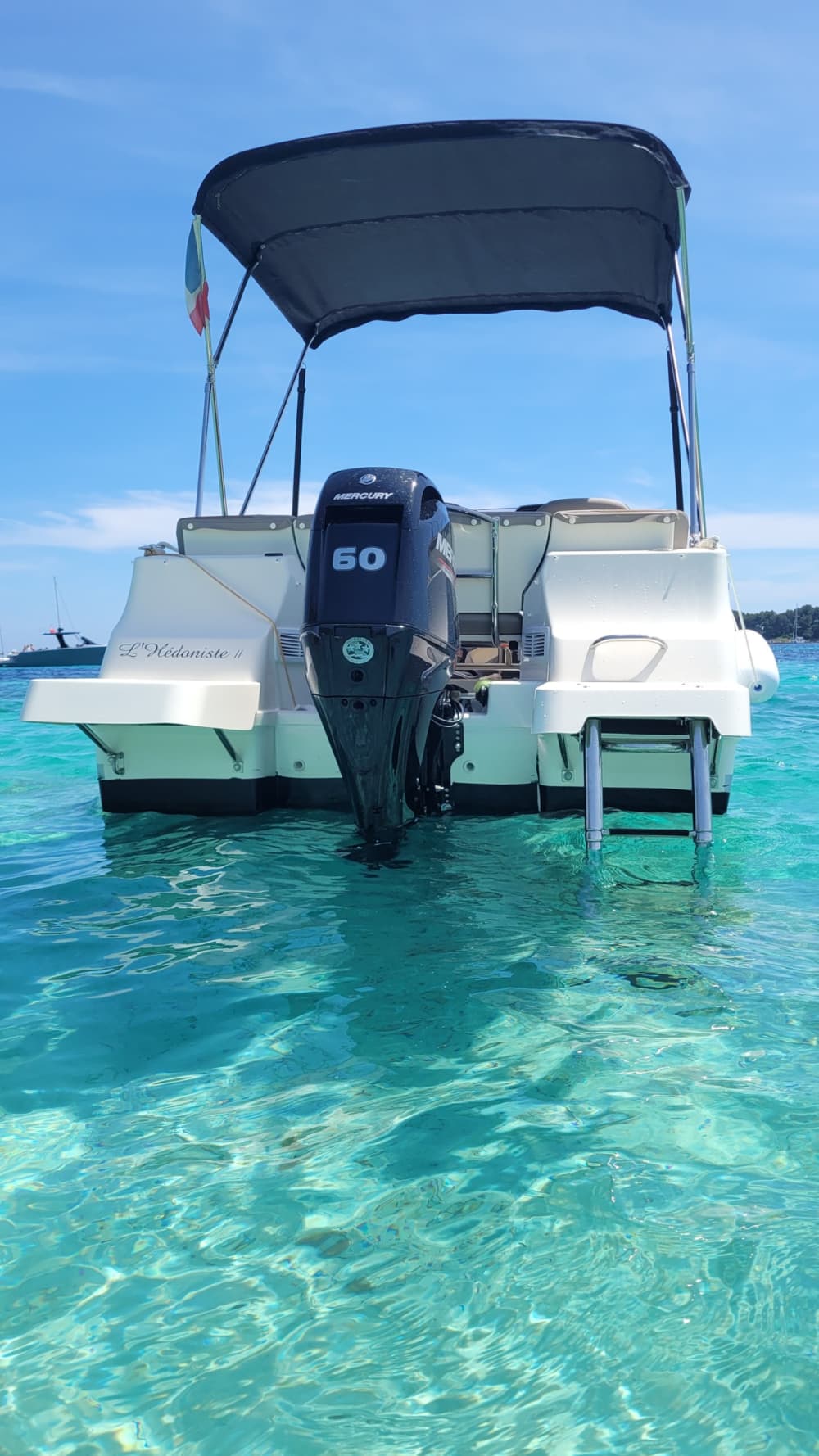 Treat yourself to a relaxing half-day on a motorboat to the Lérins Islands, departing from Cannes.