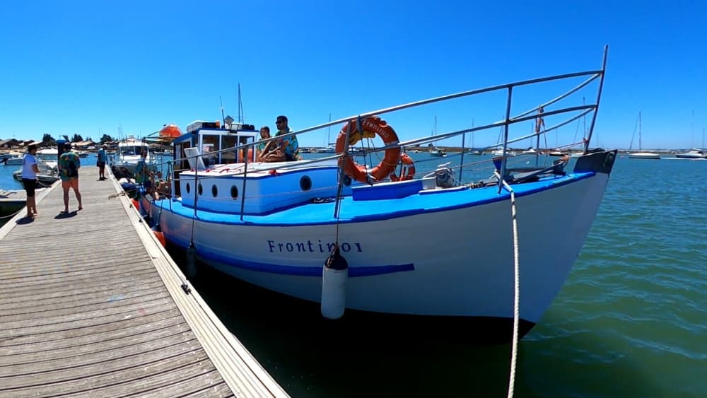Explora Alvor en medio día: Alquila una lancha motora durante 3 horas.