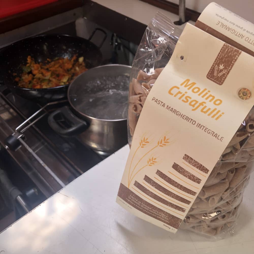 Passez 8h30 à naviguer autour de Milazzo en voilier.