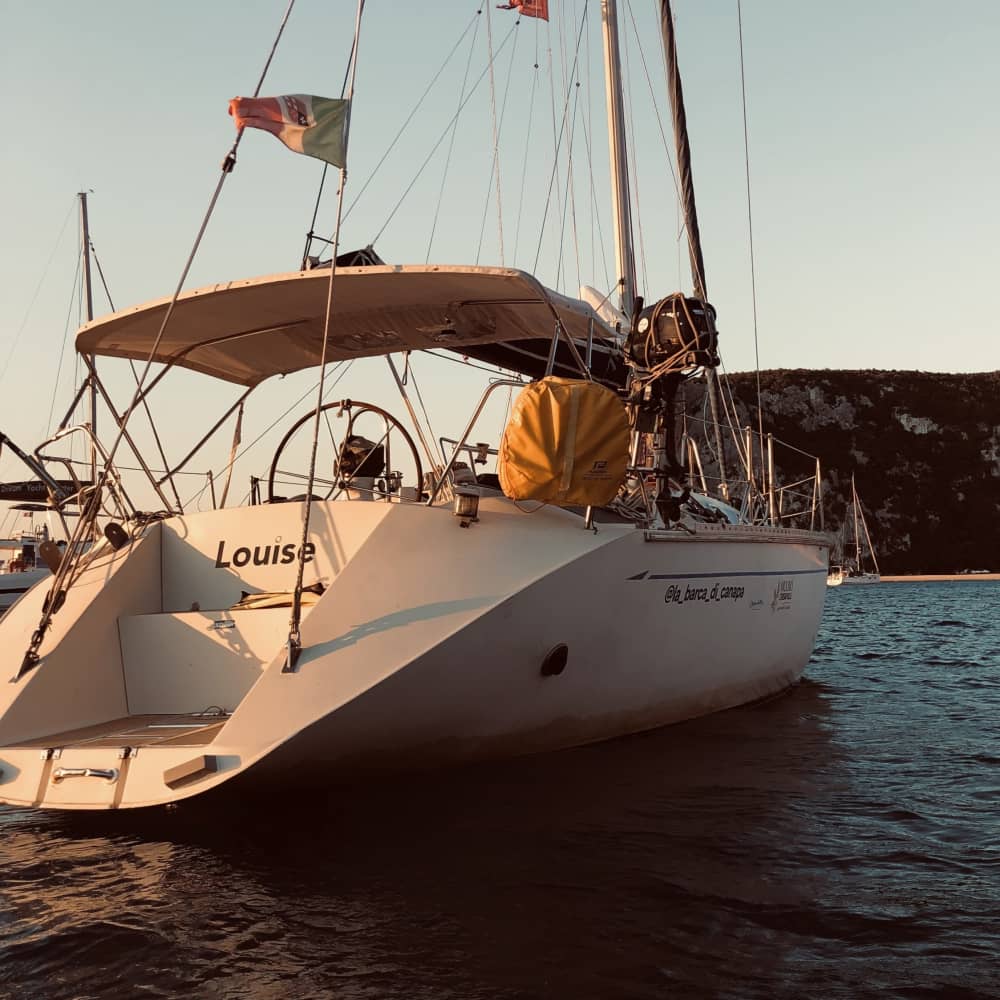 Passez 8h30 à naviguer autour de Milazzo en voilier.