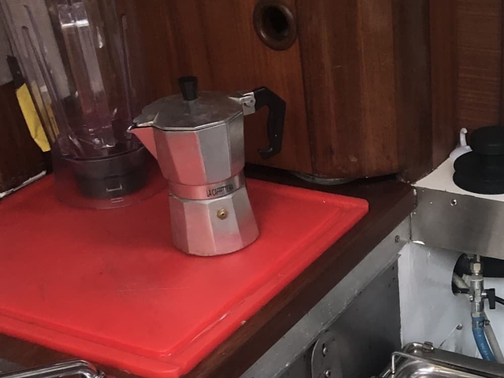 Passez 8h30 à naviguer autour de Milazzo en voilier.