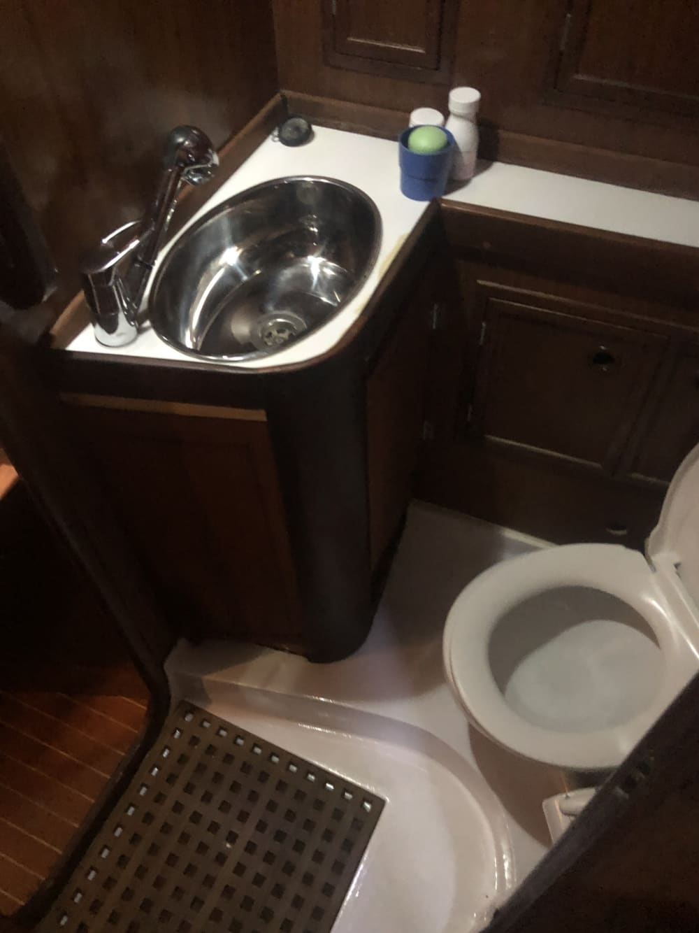 Passez 8h30 à naviguer autour de Milazzo en voilier.