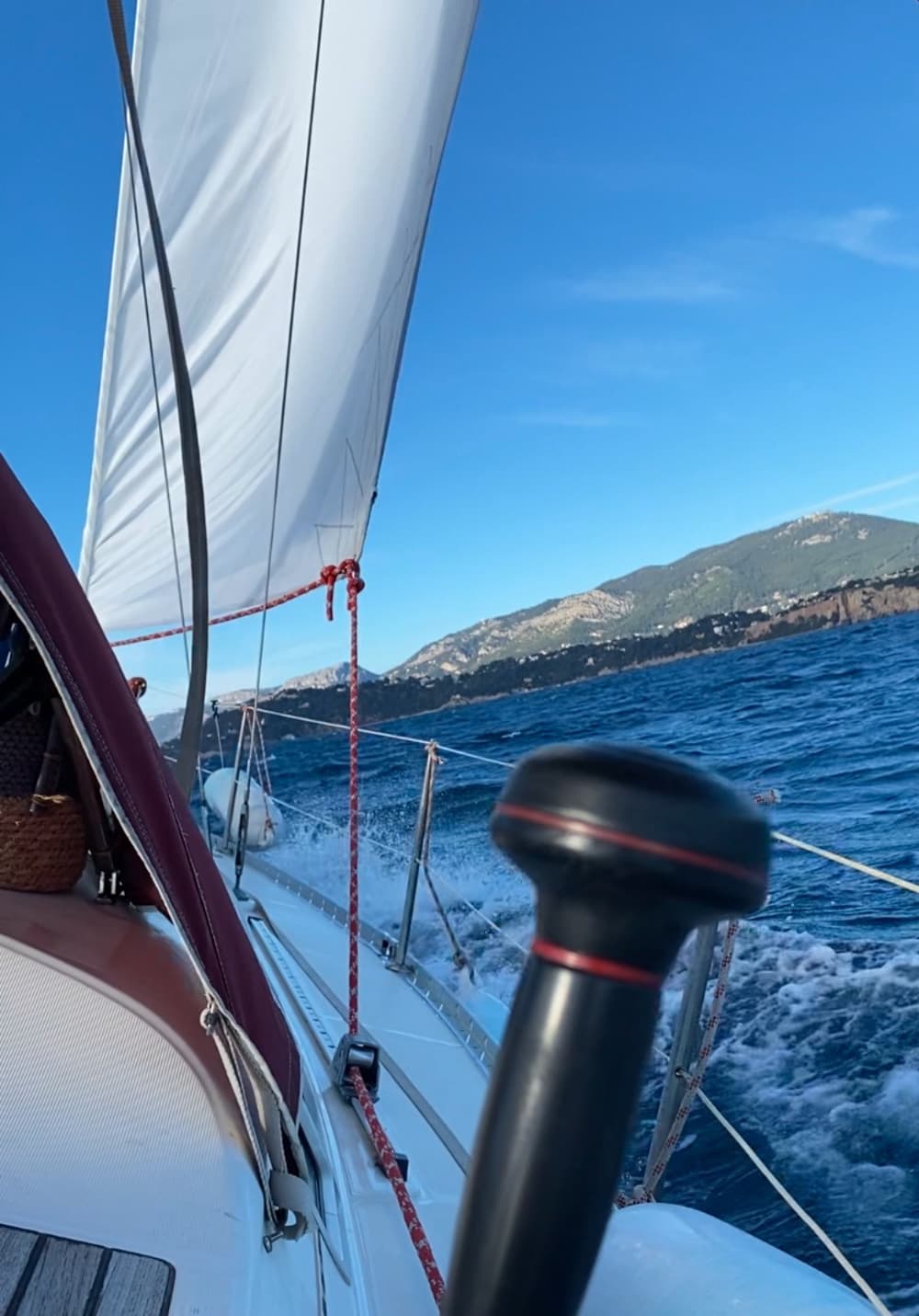 Una giornata magica a Saint-Mandrier-sur-Mer a bordo di una barca a vela.