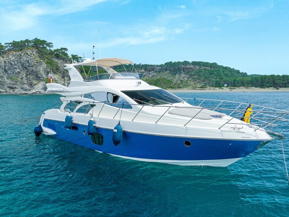 La tua esperienza privata a Kemer: una giornata esclusiva a bordo di uno yacht a motore.