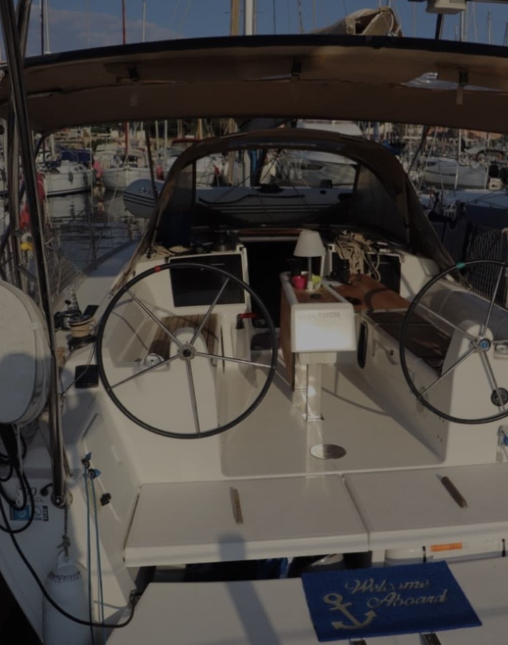 Découvrez La Londe-les-Maures lors d'une excursion d'une journée en voilier.