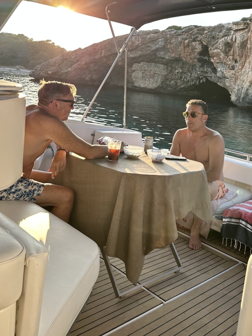 Relax on a motorboat in Porto Cristo for 3h30