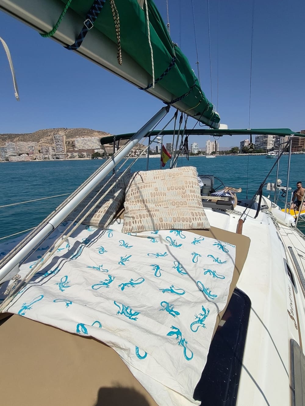 Full-day sailing experience on a sailboat in Alicante