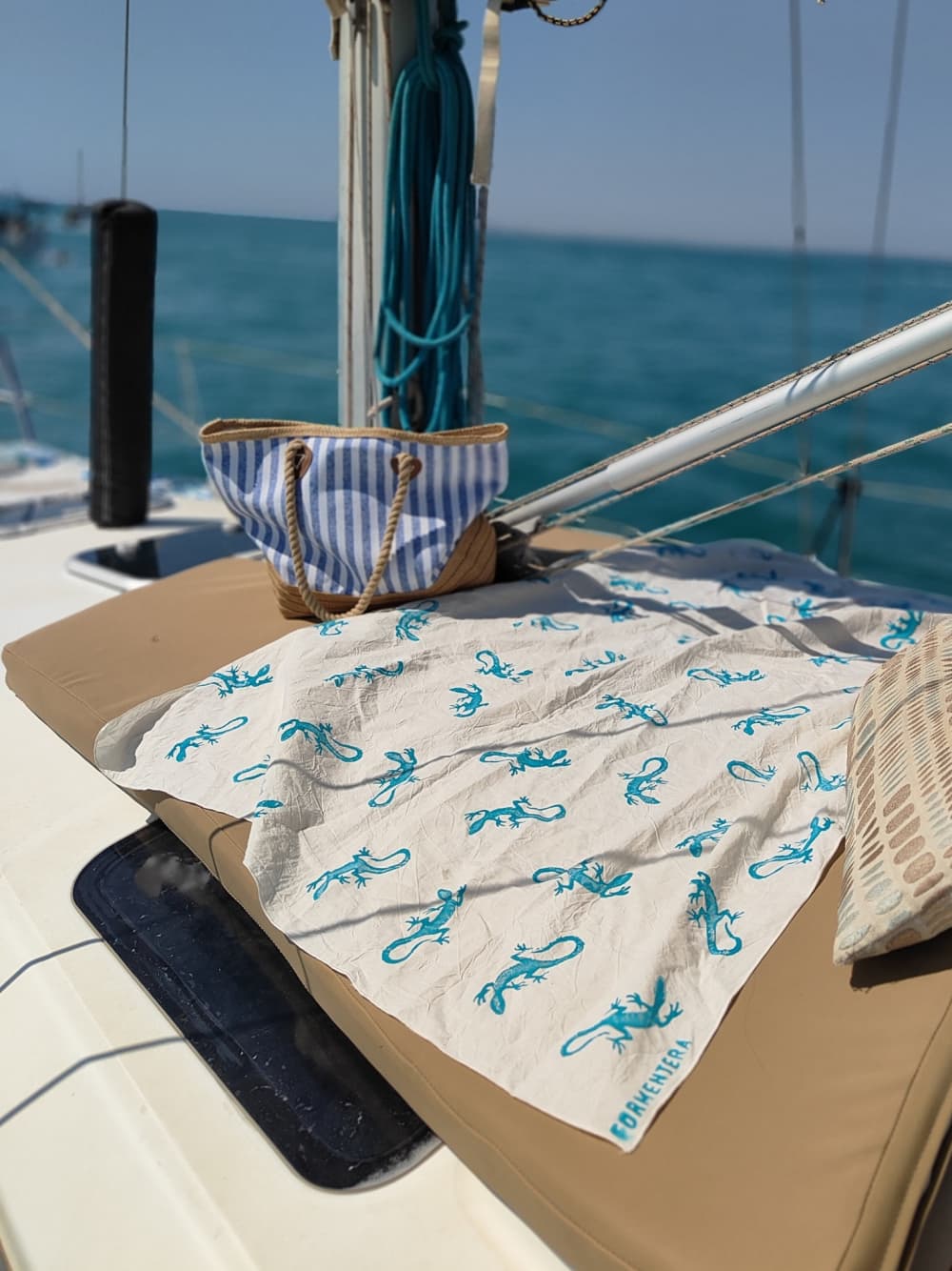 Full-day sailing experience on a sailboat in Alicante