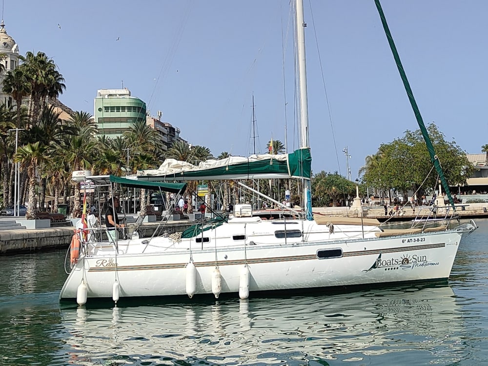 Full-day sailing experience on a sailboat in Alicante