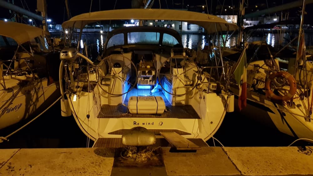 Una giornata alla scoperta di Pescara: puro relax sulle acque cristalline del blu italiano.