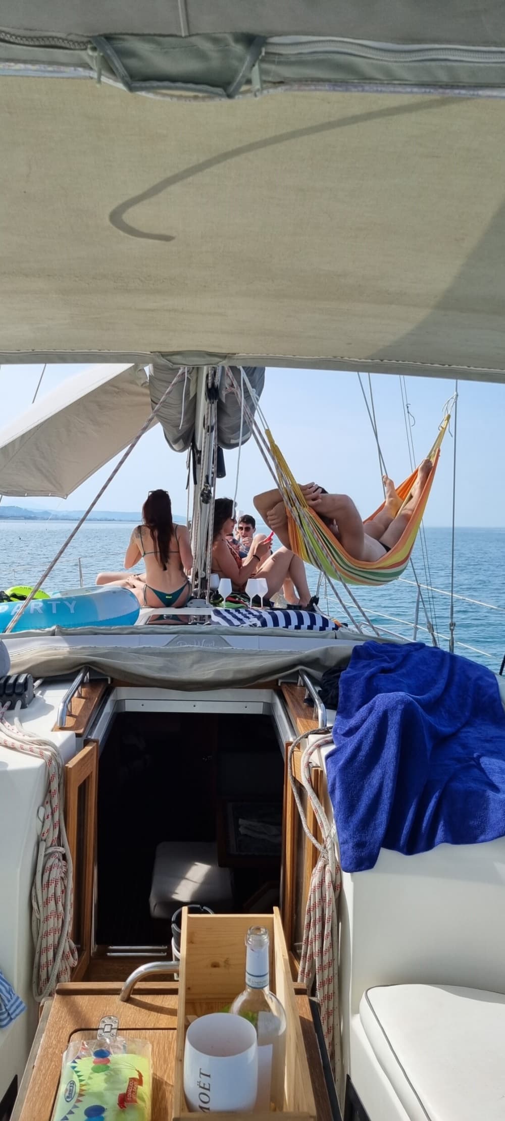 Una giornata alla scoperta di Pescara: puro relax sulle acque cristalline del blu italiano.