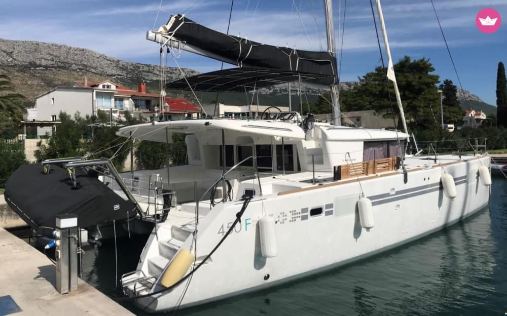 Descubre las Islas Baleares: Un tour en catamarán entre Ibiza y Formentera