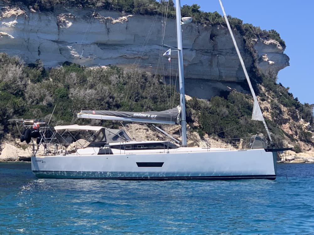 Der Rhythmus von Bonifacio: Unvergessliche Momente auf einem Segelboot