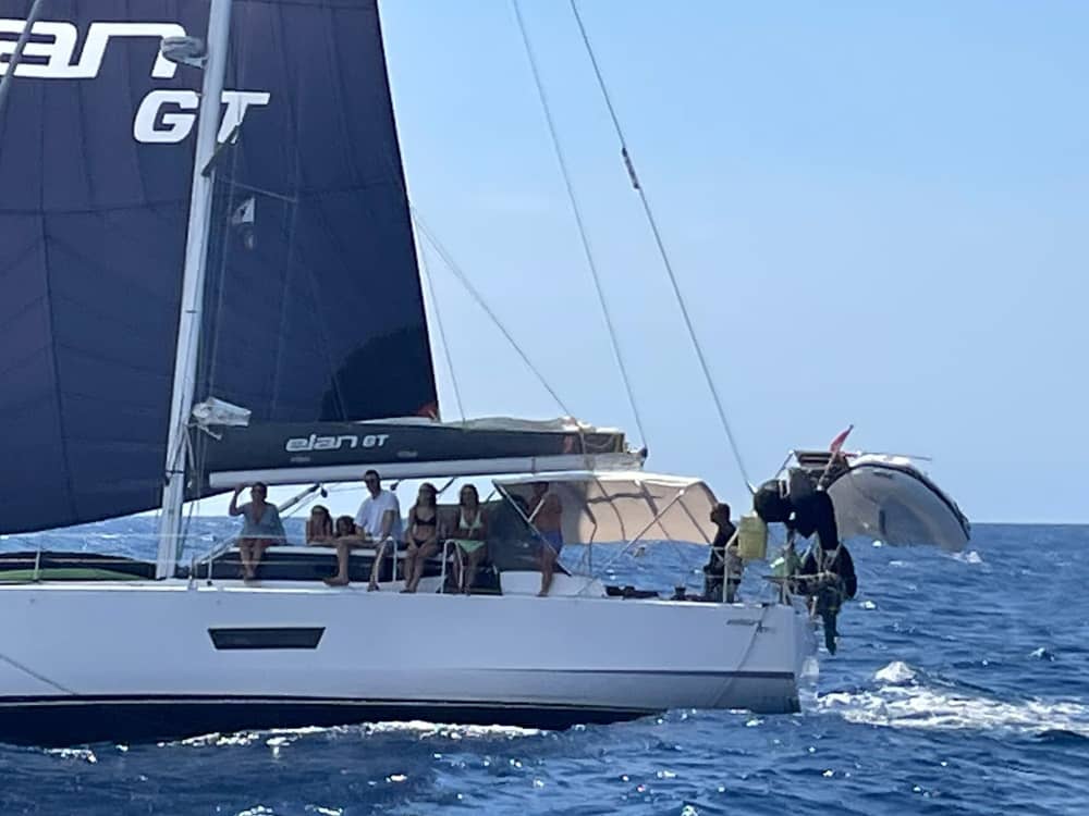 Der Rhythmus von Bonifacio: Unvergessliche Momente auf einem Segelboot